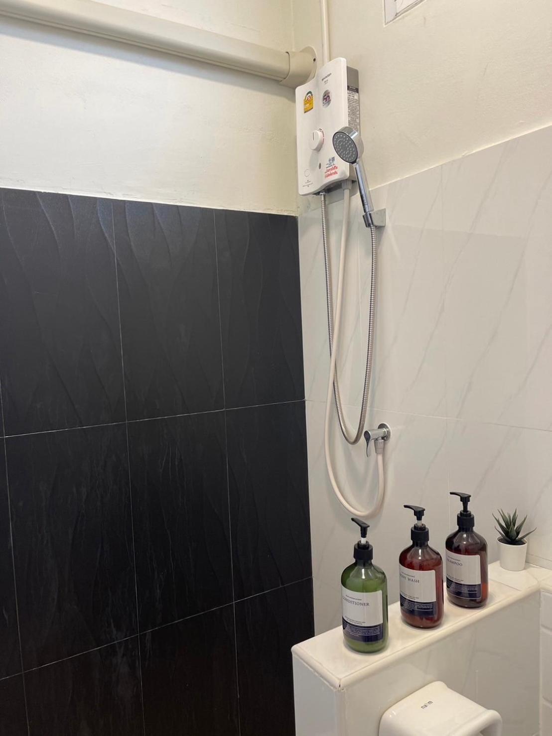 Self Check-In Apartment By Baiput Hometel فرا ناخون سي أيوتثايا المظهر الخارجي الصورة